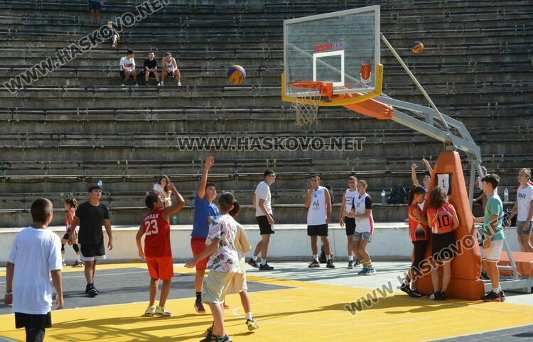 Стрийтбол маратон в Хасково, финалите при мъжете с награден фонд