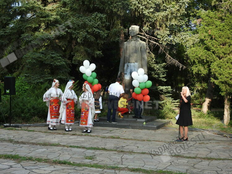 С празничен деветосептемврийски концерт БСП за България откри предизборната си кампания в Кърджали