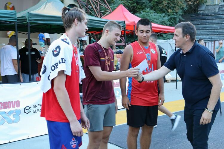 Баскетболистите на Хасково спечелиха стрийтбол турнира