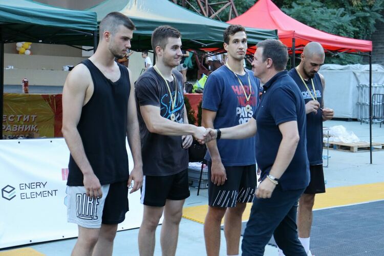 Баскетболистите на Хасково спечелиха стрийтбол турнира