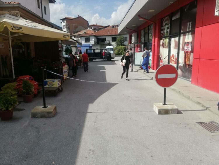 Край на влизането с коли в част от пазара в кв.Устово