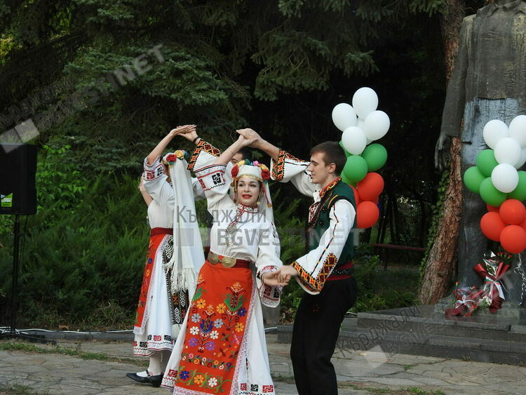 С празничен деветосептемврийски концерт БСП за България откри предизборната си кампания в Кърджали