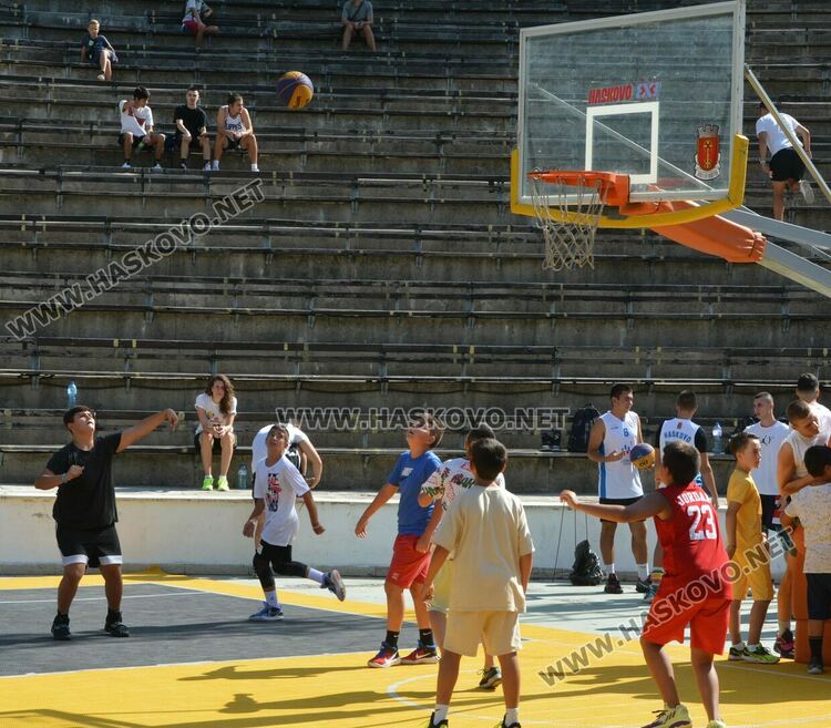 Стрийтбол маратон в Хасково, финалите при мъжете с награден фонд