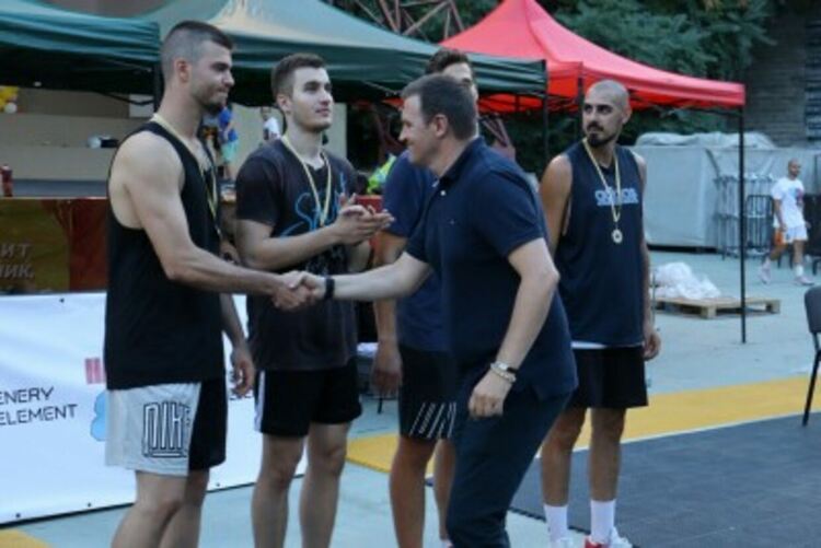 Баскетболистите на Хасково спечелиха стрийтбол турнира