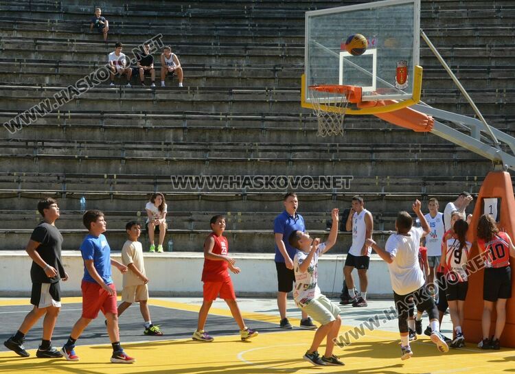 Стрийтбол маратон в Хасково, финалите при мъжете с награден фонд