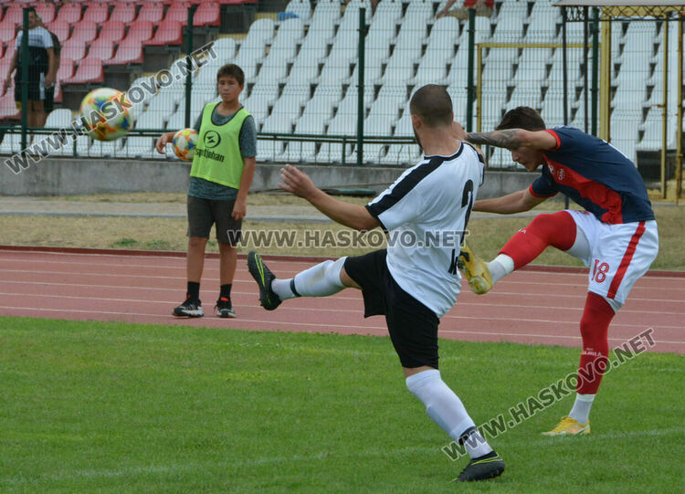 Развяха ли бялото знаме от “Саяна Хасково”?