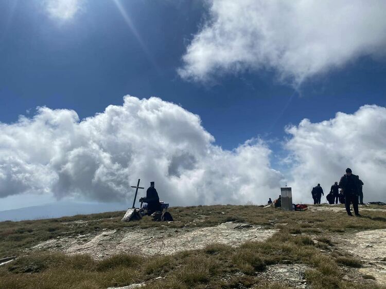 Цвета Караянчева изкачи връх Каймакчалан – една от българските светини-костници