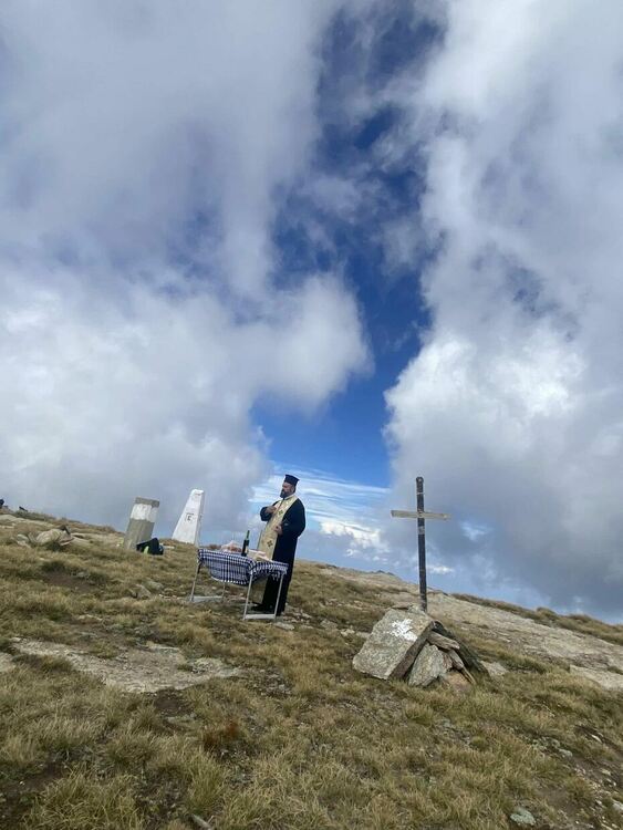Цвета Караянчева изкачи връх Каймакчалан – една от българските светини-костници