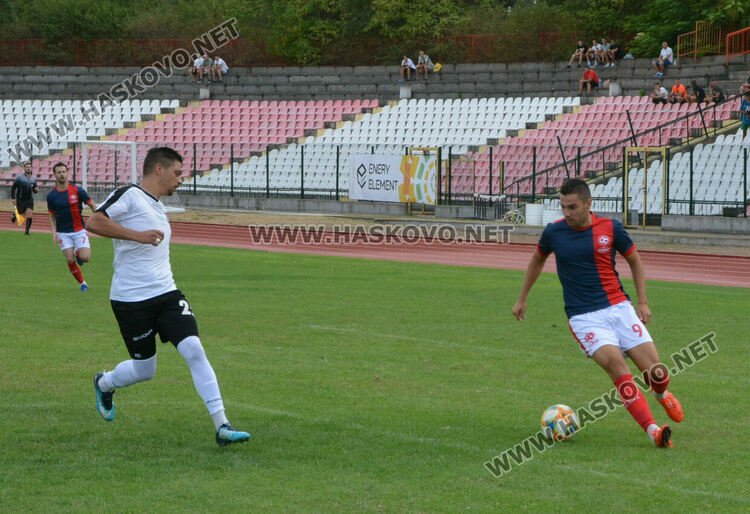 Развяха ли бялото знаме от “Саяна Хасково”?