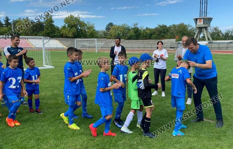 „Левски“ вдигната купата на турнира в Хасково