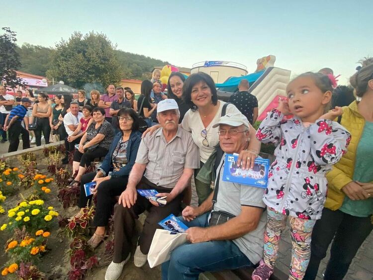 Караянчева в Кирково: Правителството на промяната остави хората без дърва и допусна цената им да скочи двойно 