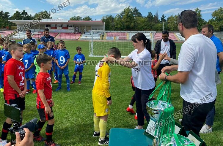 „Левски“ вдигната купата на турнира в Хасково