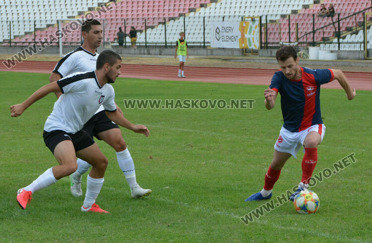 Развяха ли бялото знаме от “Саяна Хасково”?