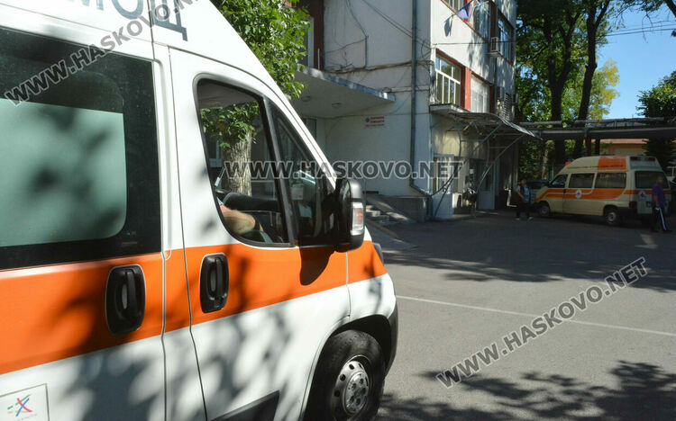 Шофьори на линейки от Хасковско на протест за по-високи заплати