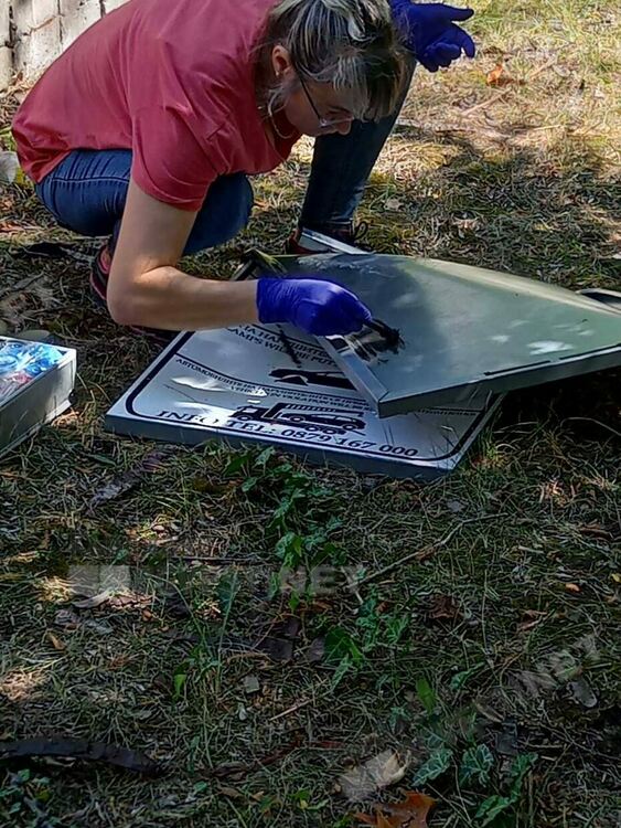 Вандали посегнаха на указателни табели за Синята зона в Кърджали,изрязаха ги с флекс из основи