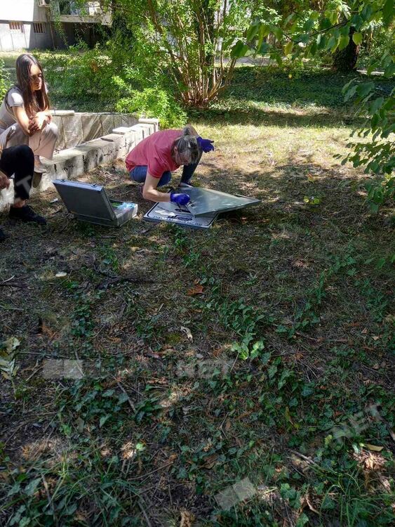 Вандали посегнаха на указателни табели за Синята зона в Кърджали,изрязаха ги с флекс из основи