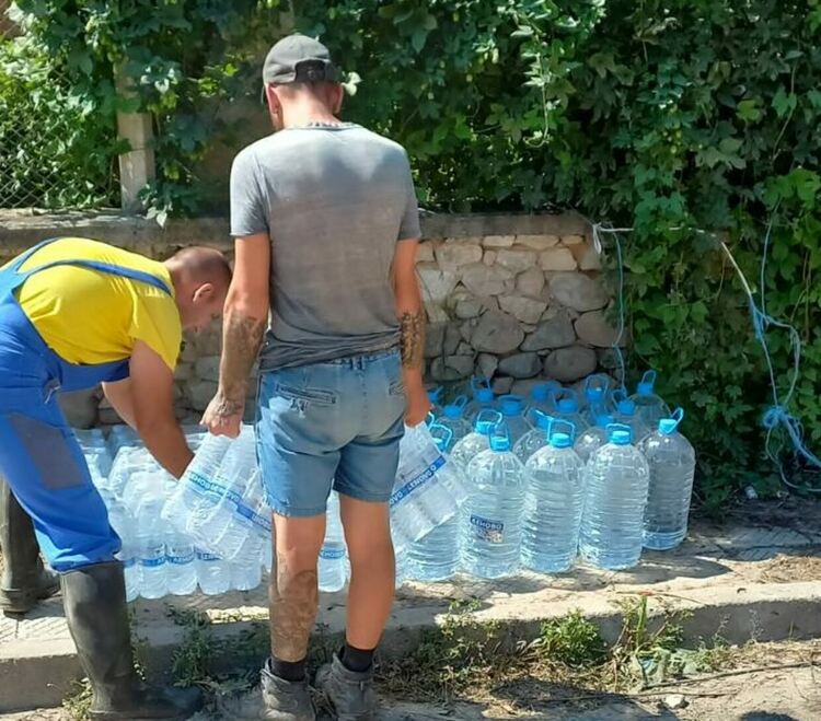 Кметът на Дълбок извор организира дарение за пострадалите от пороите села