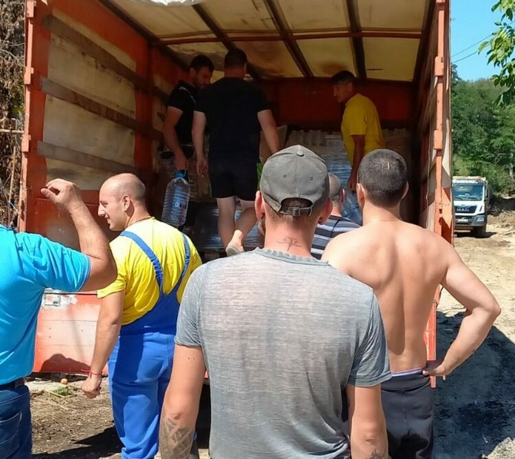 Кметът на Дълбок извор организира дарение за пострадалите от пороите села