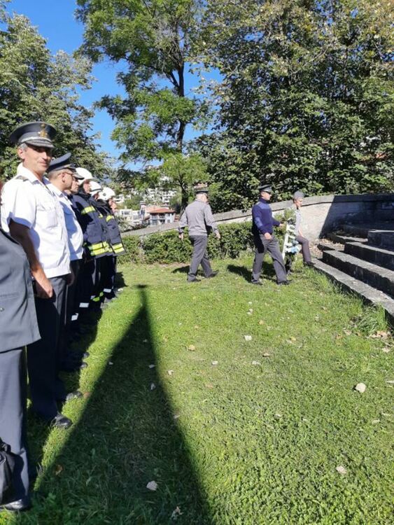 Поклон пред загиналите пожарникари! Огнеборците отбелязват професионалния си празник