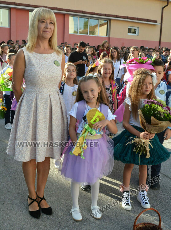 62 първокласници прекрачиха прага на „Св. Климент Охридски“