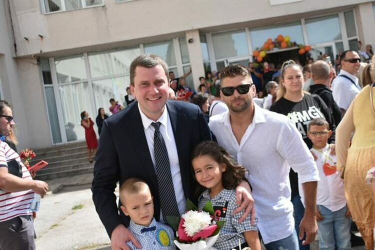Кметът на община Перник Станислав Владимиров откри новата учебна година в СУРИЧЕ „Д-р Петър Берон“
