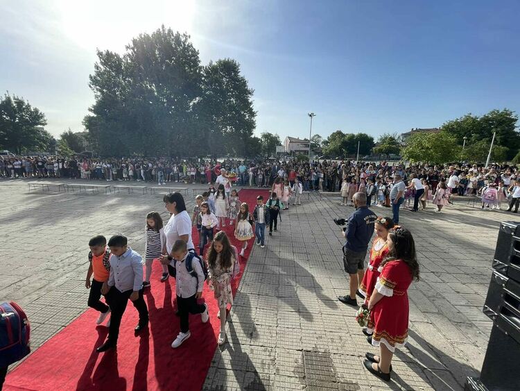 Учебната година - открита