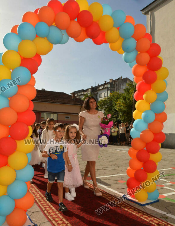 62 първокласници прекрачиха прага на „Св. Климент Охридски“