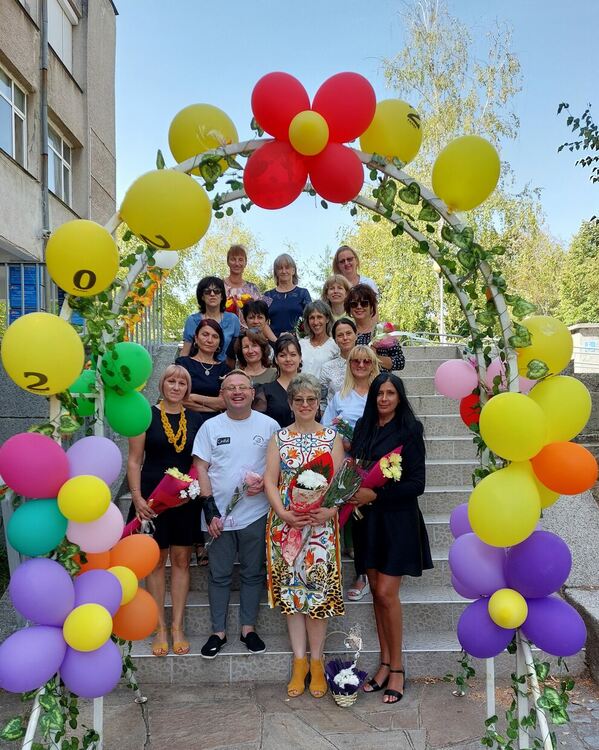 Отново заедно в училищния двор