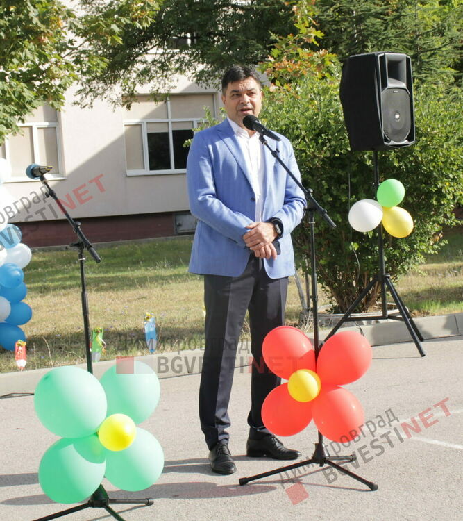 Първият звънец би и в най-многобройното училище в Димитровград