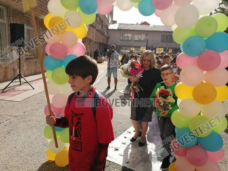 Честит първи учебен ден! /галерия/