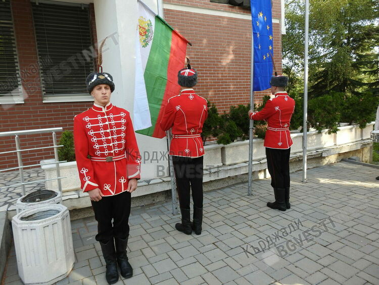 Първо в Езиковата гимназия откриха новата учебна година