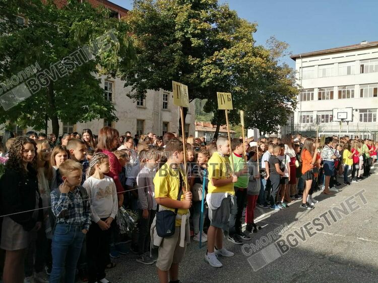 Честит първи учебен ден! /галерия/