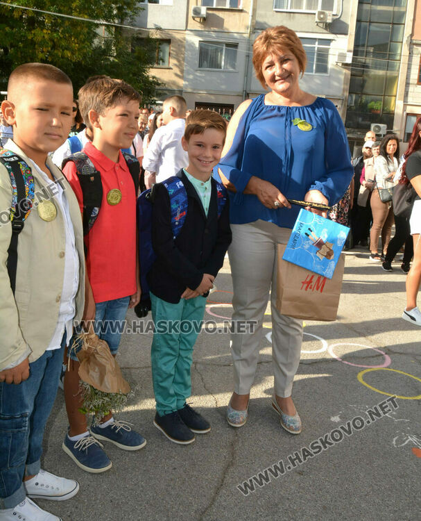 62 първокласници прекрачиха прага на „Св. Климент Охридски“