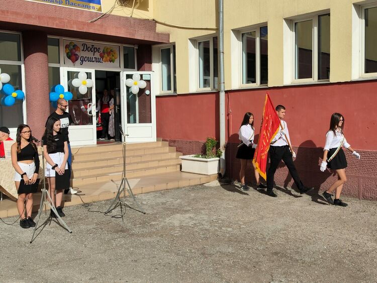 Гимназията по туризъм посрещна 94 осмокласници