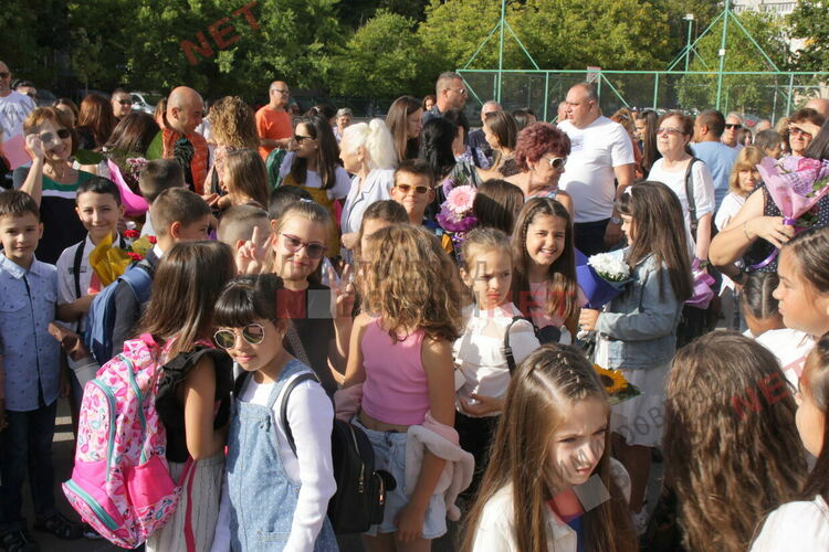 Първият звънец би и в най-многобройното училище в Димитровград