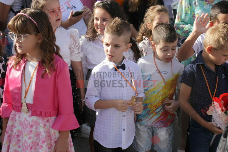 Първият звънец би и в най-многобройното училище в Димитровград