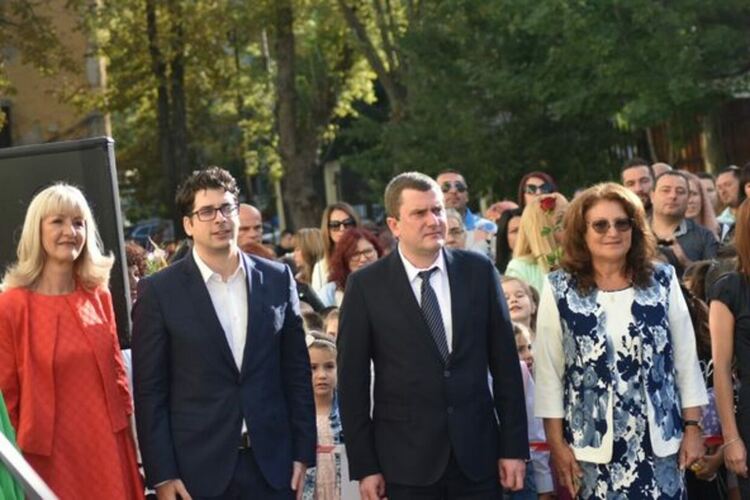 Кметът на община Перник Станислав Владимиров откри новата учебна година в СУРИЧЕ „Д-р Петър Берон“