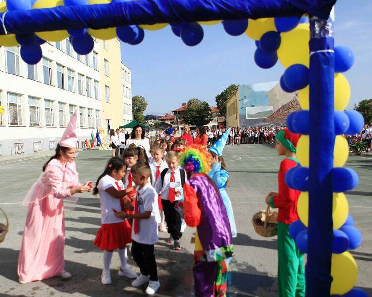 Кметът на Свиленград откри учебната година в 100-годишното училище „Д-р Петър Берон”