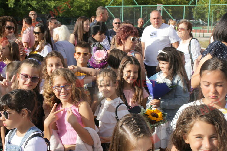 Първият звънец би и в най-многобройното училище в Димитровград