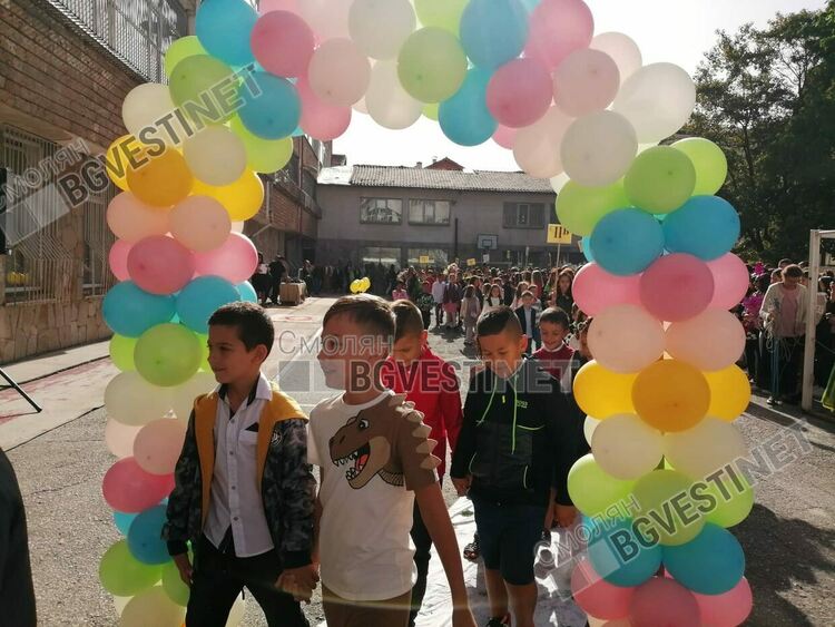 Честит първи учебен ден! /галерия/
