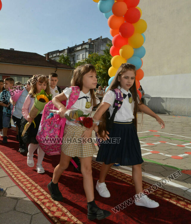 62 първокласници прекрачиха прага на „Св. Климент Охридски“