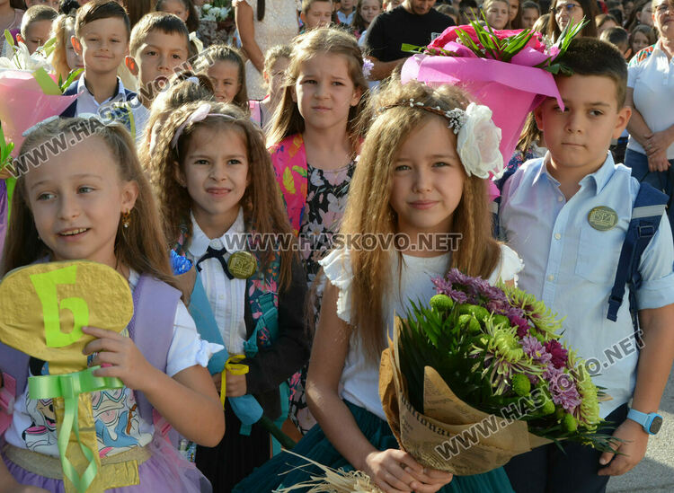 62 първокласници прекрачиха прага на „Св. Климент Охридски“