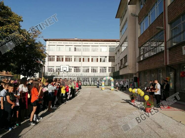 Честит първи учебен ден! /галерия/