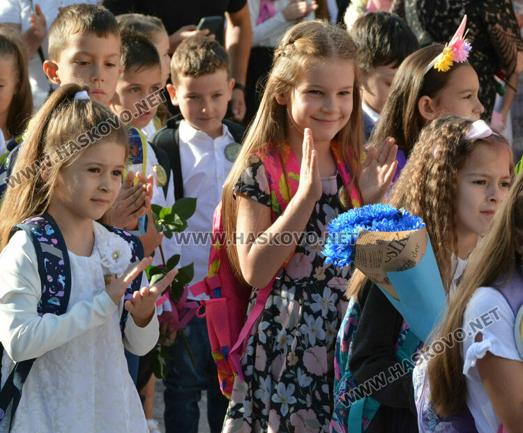 62 първокласници прекрачиха прага на „Св. Климент Охридски“