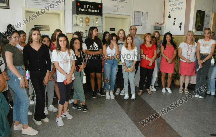 Изложба запознава учениците в ПГЛП „Райна Княгиня“ с животинския свят  по поречието на р.Марица