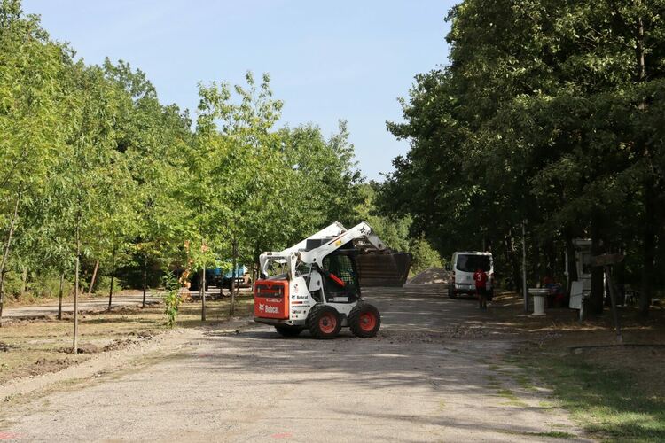 Започна ремонтът на настилките на пешеходната алея в „Кенана“