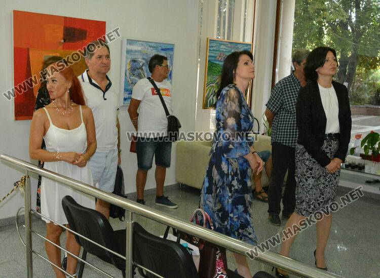 24 живописни платна на няколко поколения автори от Пловдив в галерия „Форум“