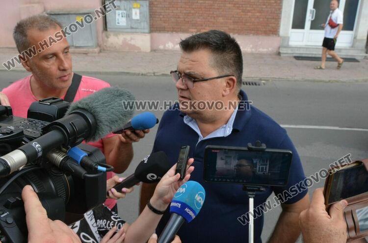 Задържаха клошари за пожарите в двете къщи и тютюневия склад в Хасково