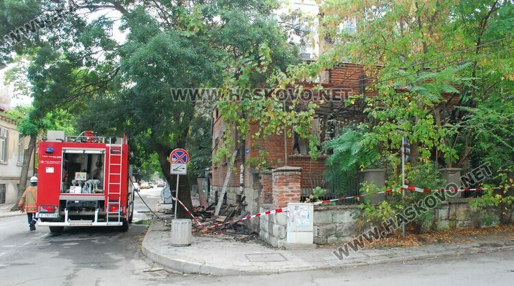 Задържаха клошари за пожарите в двете къщи и тютюневия склад в Хасково