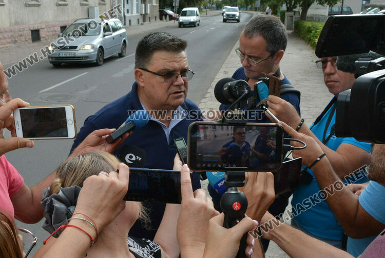 Задържаха клошари за пожарите в двете къщи и тютюневия склад в Хасково